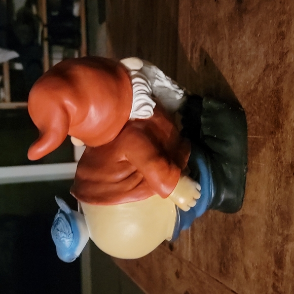 Cute and inappropriate garden gnome - Picture 3 of 8